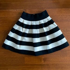 Moschino brand new skirt black white stripe US2